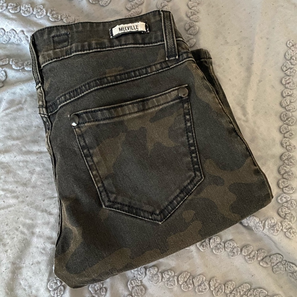 Brandy Melville Camouflage Jeans.